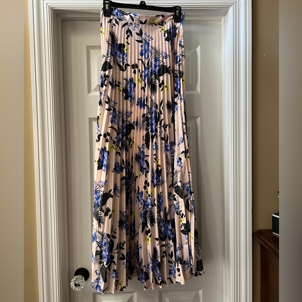 Floral Maxi skirt